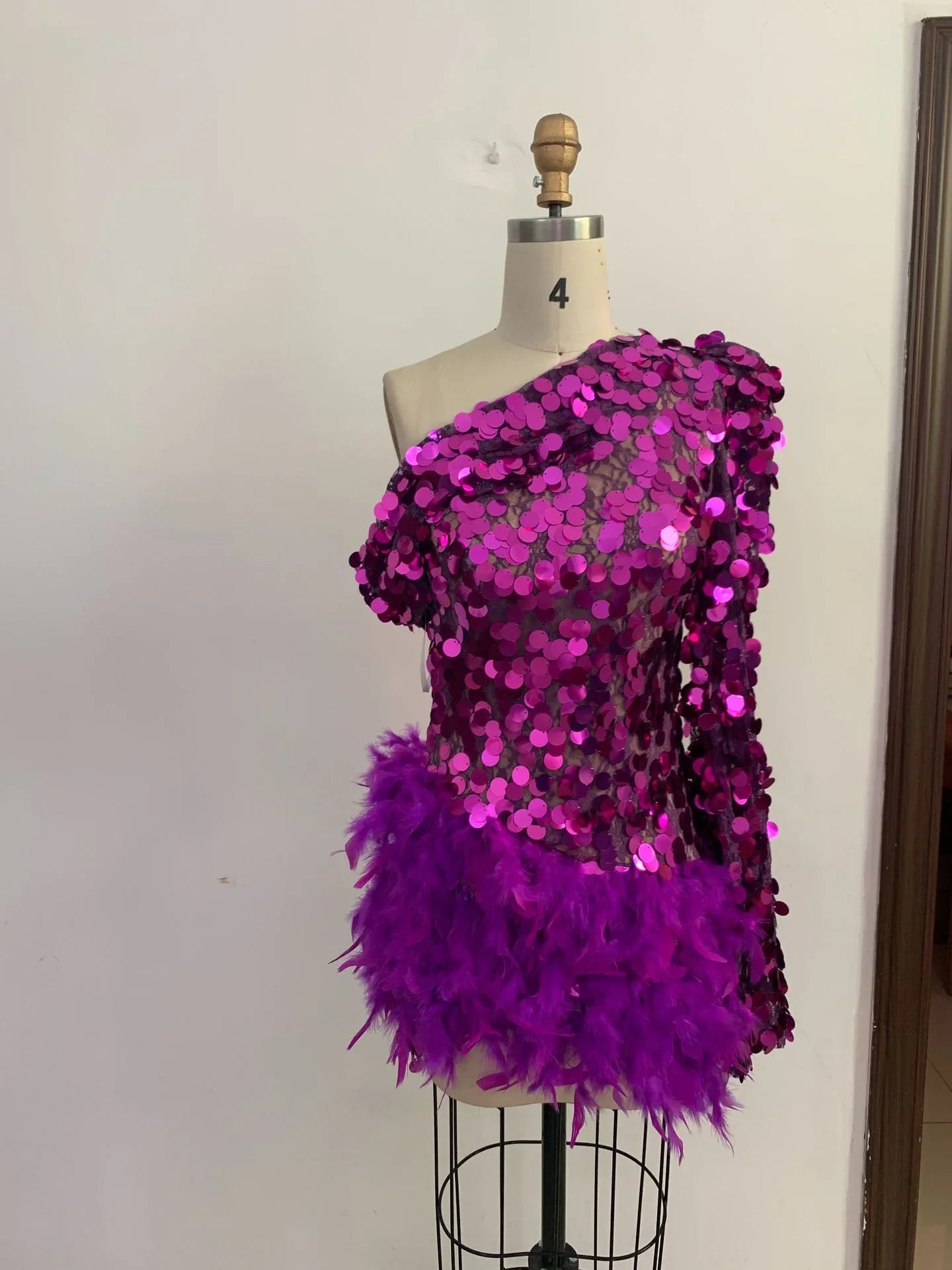 Purple Sequined Feather Skirt One-shoulder Sleeve Short Dress Luxury Party Stage Performance Dress - Gizmo Galaxy