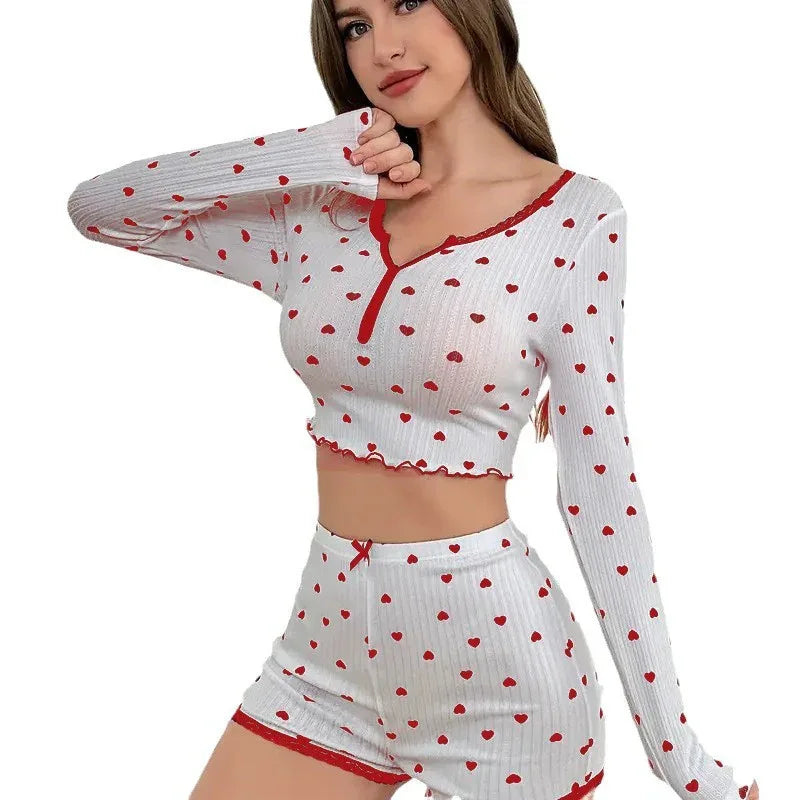 Women's Pajamas Long Sleeve Top And Shorts With A Heart Pattern - Gizmo Galaxy