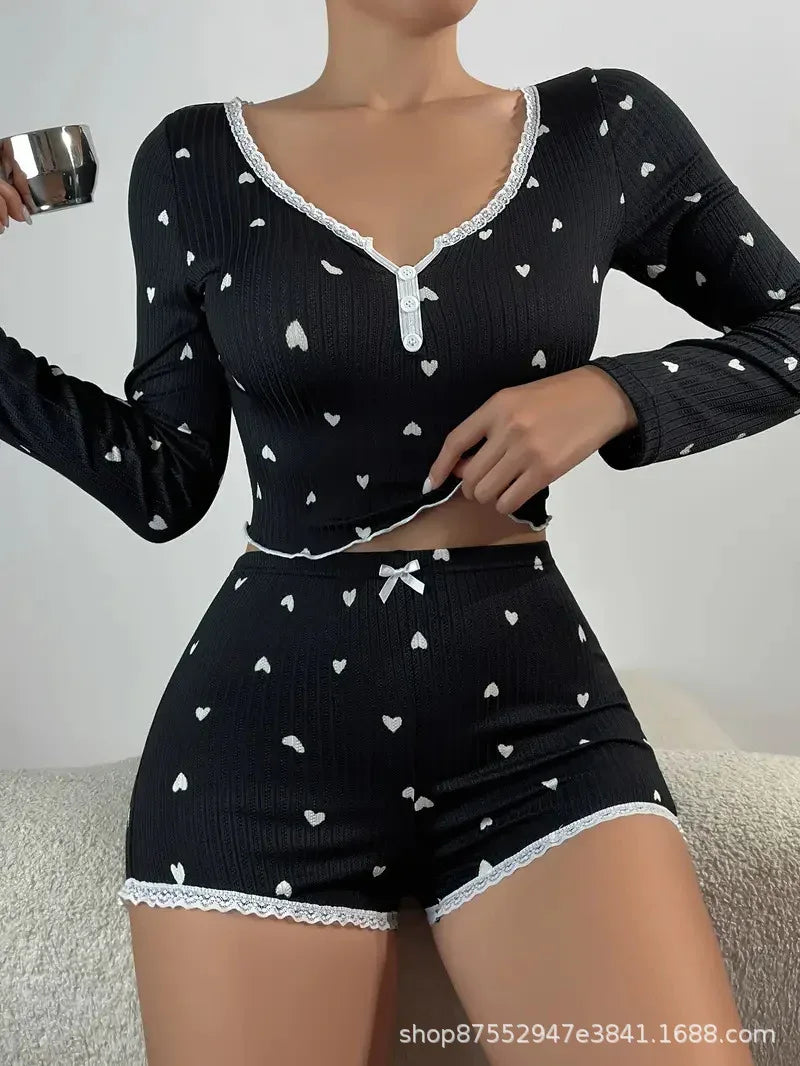 Women's Pajamas Long Sleeve Top And Shorts With A Heart Pattern - Gizmo Galaxy
