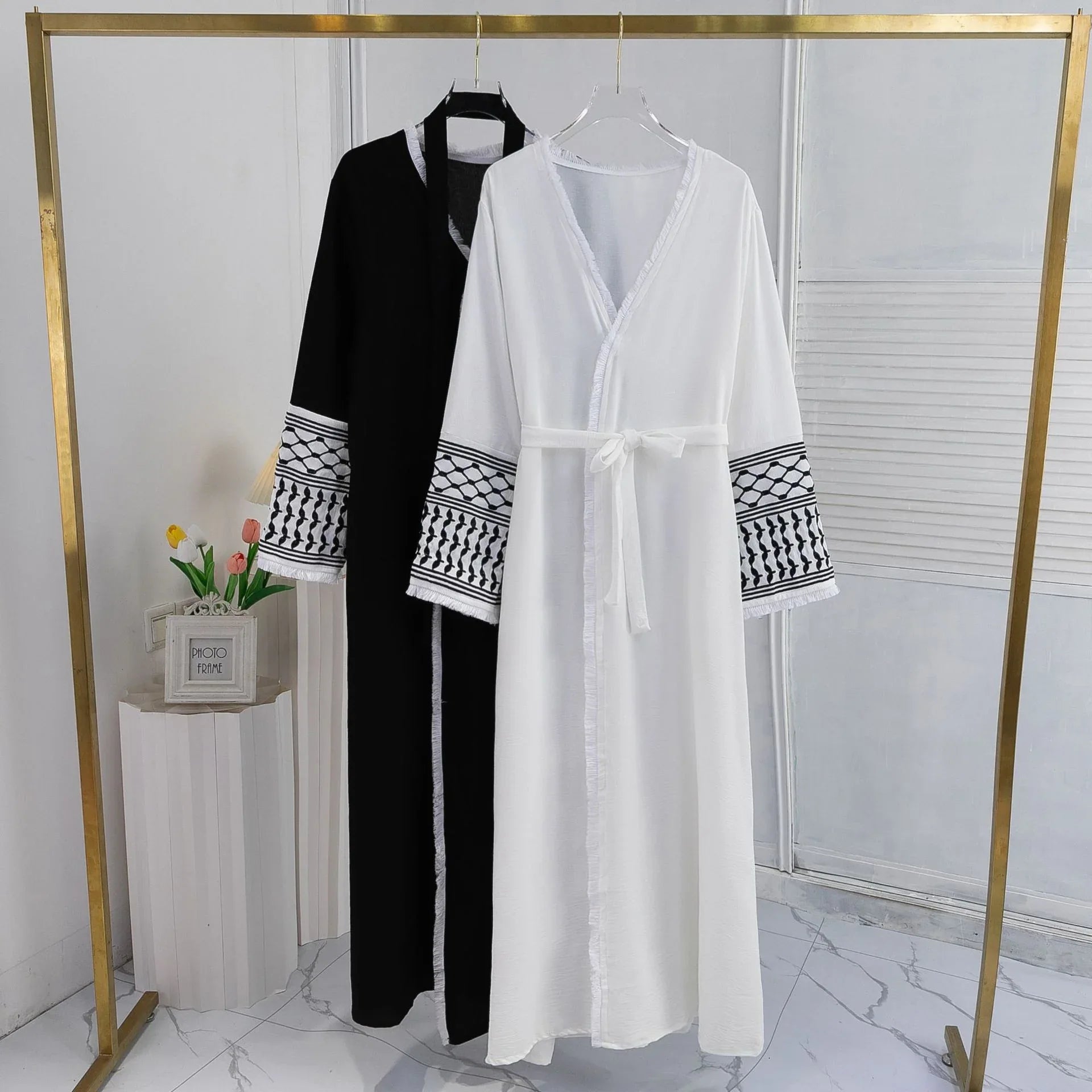 Elegant Cardigan Embroidered Muslim Dress Women's Robe - Gizmo Galaxy