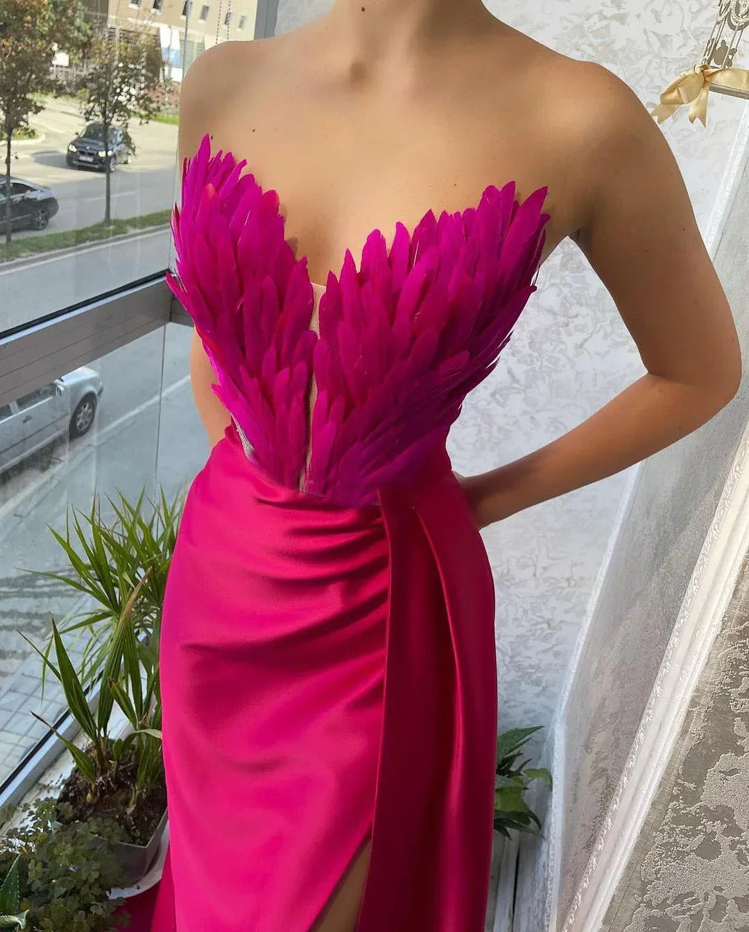 A Dress With Feathers Sweeping The Floor - Gizmo Galaxy