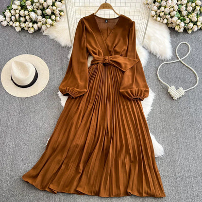 Retro-style Fashionable Dress With Lantern Sleeves For A Slimming Effect - Gizmo Galaxy