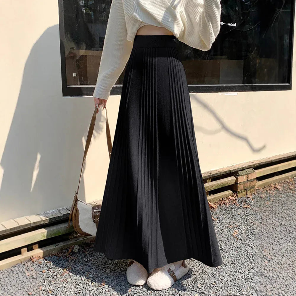 High-waisted Figure-flattering Thickened Pleated Knit Skirt - Gizmo Galaxy
